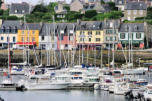 Bretagne-Camaret-maisons multicolores sur le quai du port