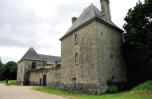 Bretagne-Brélés-château de Kergroadès-façade et entrée principale