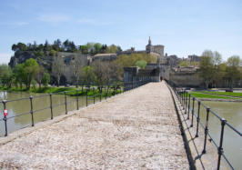 Avignon : sur le pont Bénézet