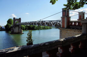 Trevoux : La passerelle