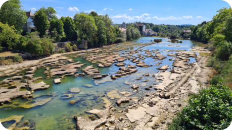 A quelques kilomètres de Pont de Poitte