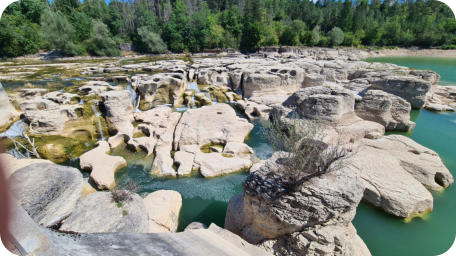 A quelques kilomètres de Pont de Poitte