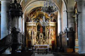 église Saint-Valère :nef et autel