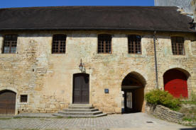 Baume les Messieurs :abbaye Saint Pierre