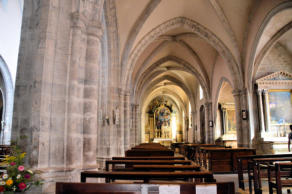 Poligny : collégiale Saint-Hippolyte, bas côté