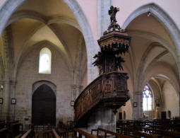 Poligny : collégiale Saint-Hippolyte, la chaire