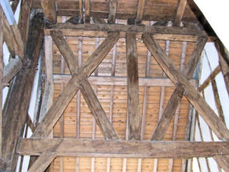 Châtillon sur Broué : église Notre Dame,charpente et toiture