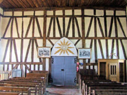 Châtillon sur Broué : église Notre Dame,entrée de la nef