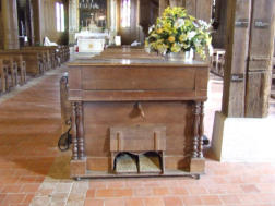 Outines : L'église Saint Nicolas